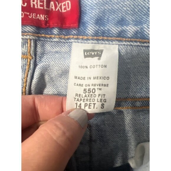 Levis 550 Relaxed Fit Tapered Leg Jeans Womens 14 Petite Light Wash - Picture 9 of 12